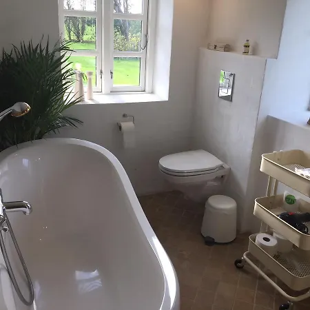 Alsbrogaard Bed & Breakfast